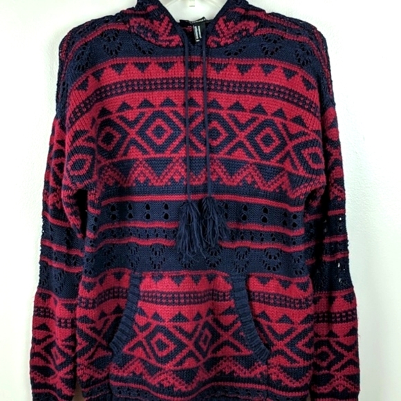 Thick & Cozy Geometric Hooded Sweater - Picture 2 of 4